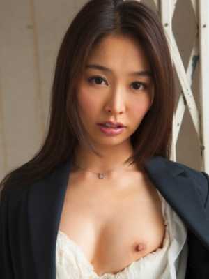 夏目彩春